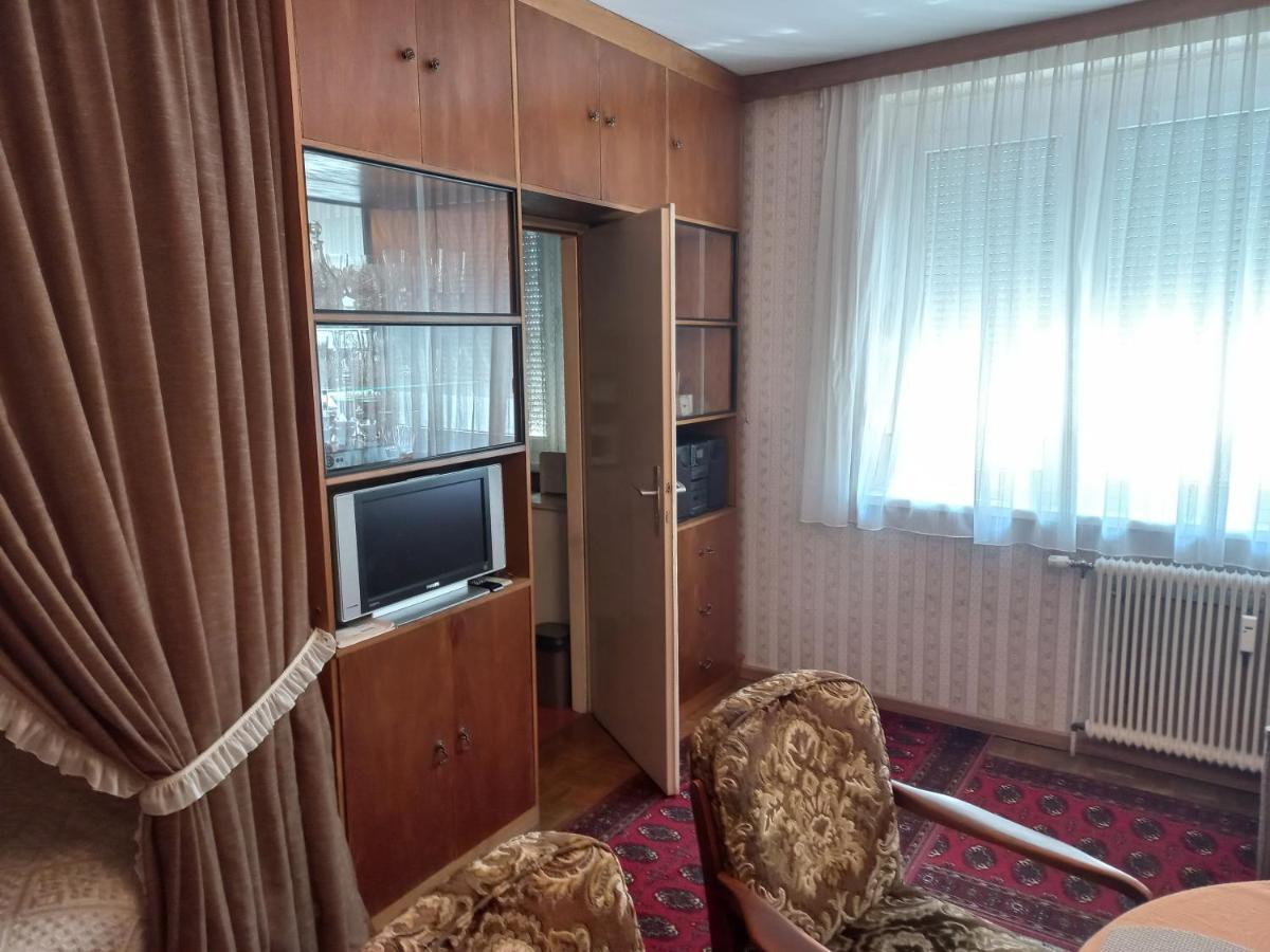 Ferienwohnung ,,Wohnen Wie Zu Grossmutter'S Zeiten'' Виена Екстериор снимка